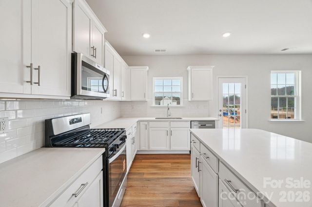 3838 Maxwell Henry Lane NW, Conover, NC 28613