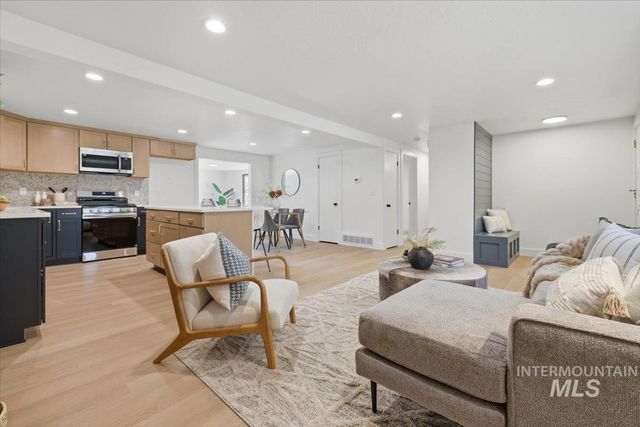 4760 N Maplewood, Boise, ID 83703