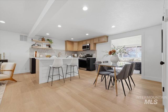 4760 N Maplewood, Boise, ID 83703