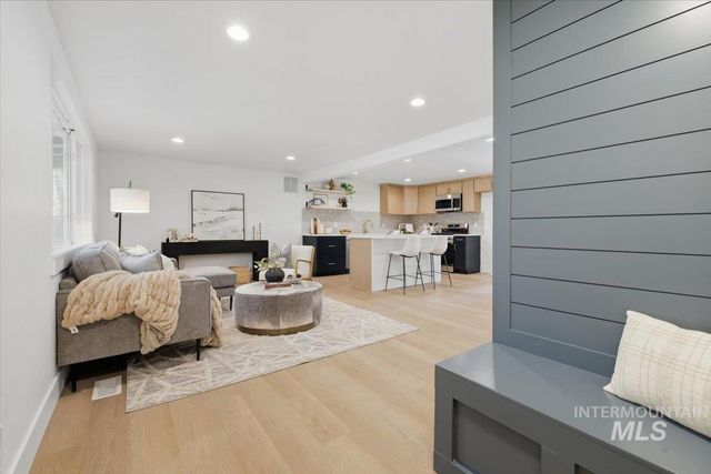 4760 N Maplewood, Boise, ID 83703