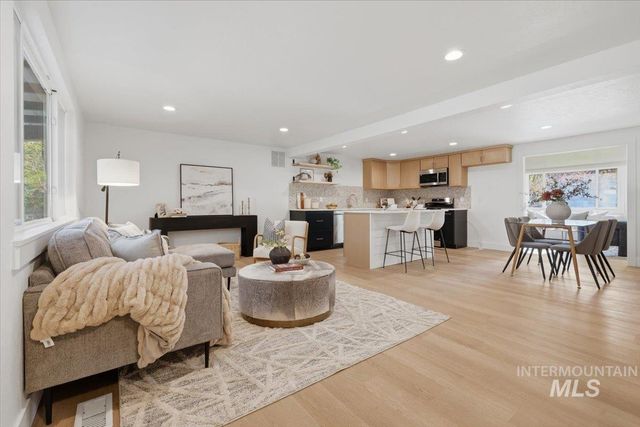 4760 N Maplewood, Boise, ID 83703