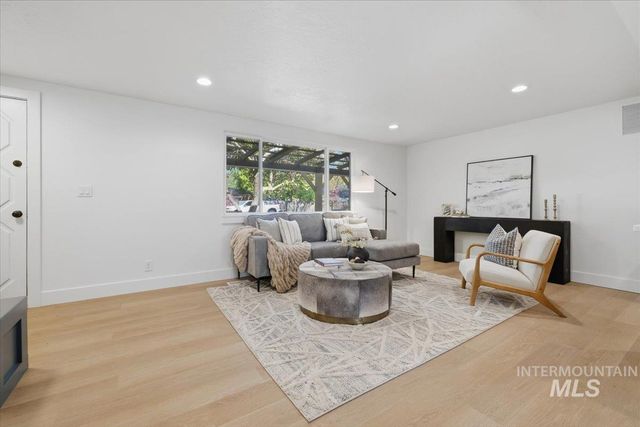 4760 N Maplewood, Boise, ID 83703