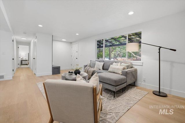 4760 N Maplewood, Boise, ID 83703