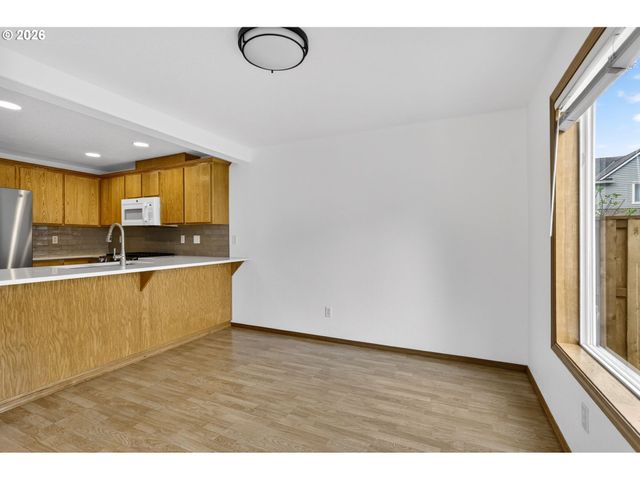 18247 Sw SMOKETTE Ln, Beaverton, OR 97003