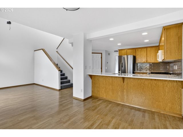 18247 Sw SMOKETTE Ln, Beaverton, OR 97003