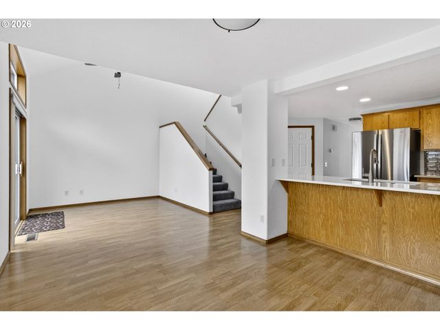 18247 Sw SMOKETTE Ln, Beaverton, OR 97003