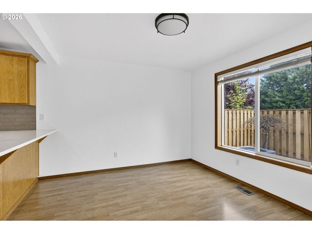 18247 Sw SMOKETTE Ln, Beaverton, OR 97003