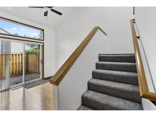 18247 Sw SMOKETTE Ln, Beaverton, OR 97003