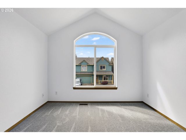 18247 Sw SMOKETTE Ln, Beaverton, OR 97003