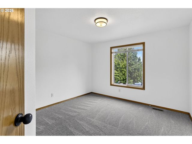 18247 Sw SMOKETTE Ln, Beaverton, OR 97003