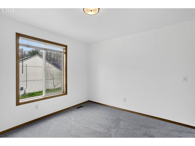 18247 Sw SMOKETTE Ln, Beaverton, OR 97003