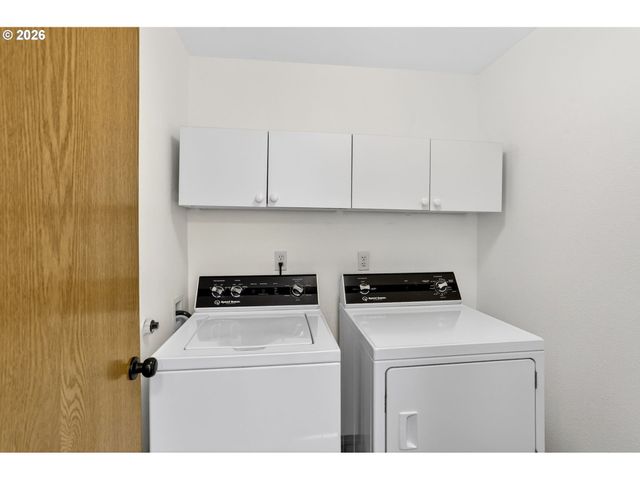 18247 Sw SMOKETTE Ln, Beaverton, OR 97003