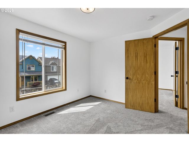 18247 Sw SMOKETTE Ln, Beaverton, OR 97003