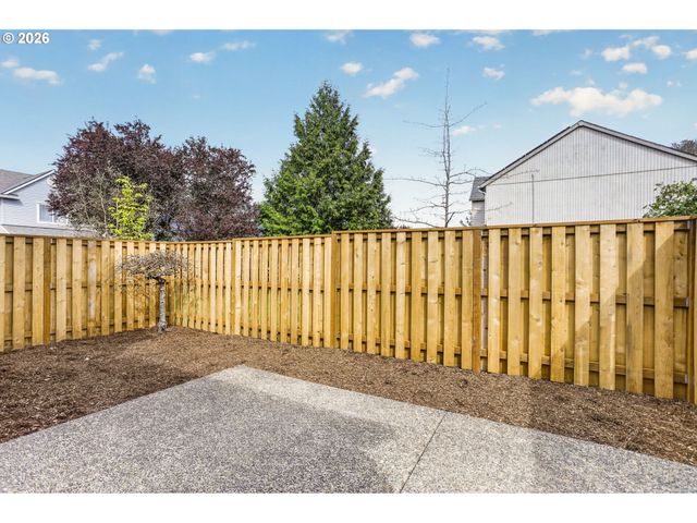 18247 Sw SMOKETTE Ln, Beaverton, OR 97003