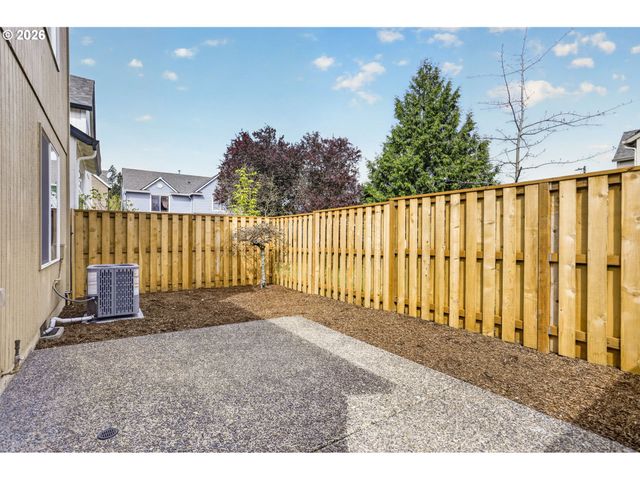 18247 Sw SMOKETTE Ln, Beaverton, OR 97003