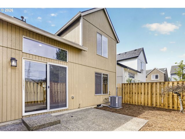 18247 Sw SMOKETTE Ln, Beaverton, OR 97003