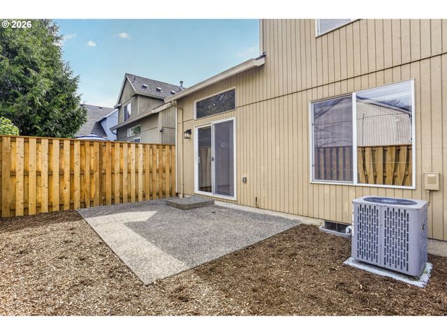 18247 Sw SMOKETTE Ln, Beaverton, OR 97003