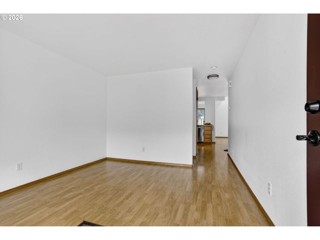 18247 Sw SMOKETTE Ln, Beaverton, OR 97003