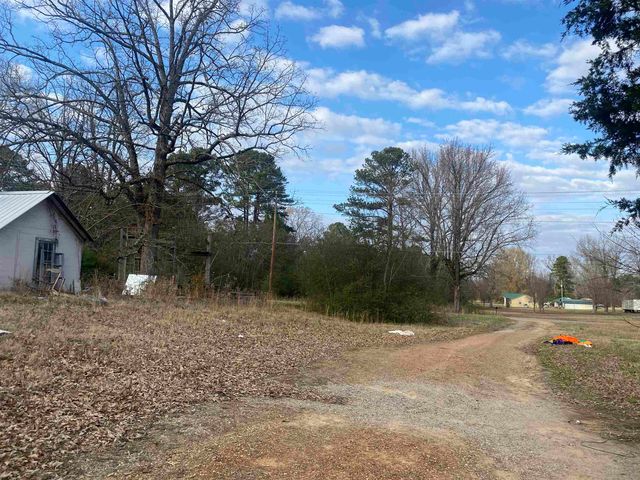 30 DODD DR, Savannah, TN 38372