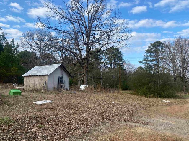 30 DODD DR, Savannah, TN 38372