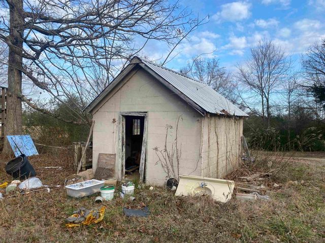 30 DODD DR, Savannah, TN 38372