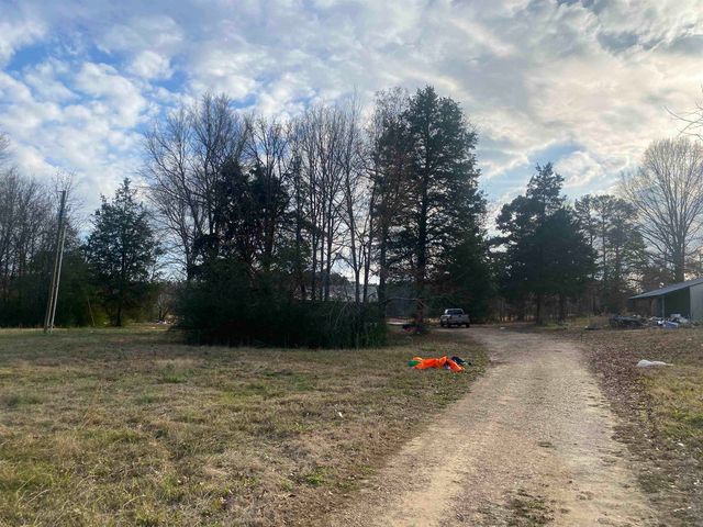 30 DODD DR, Savannah, TN 38372