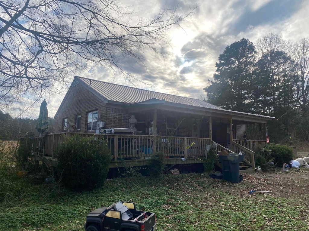 30 DODD DR, Savannah, TN 38372