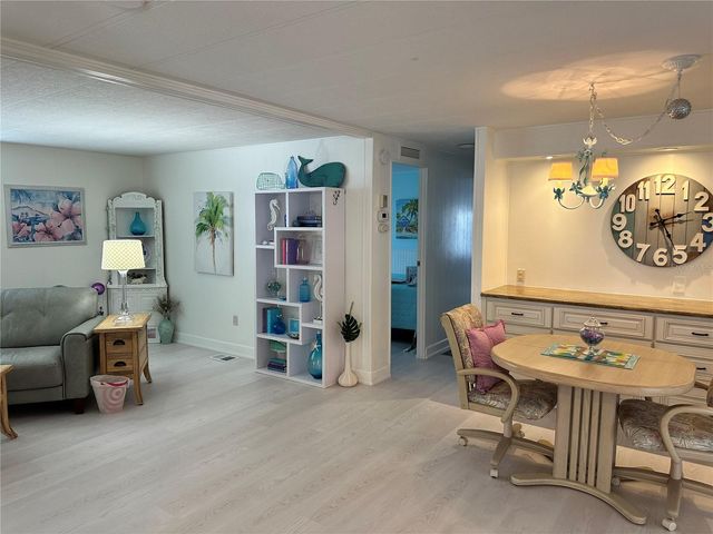 560 ORIENTAL POPPY DRIVE, Venice, FL 34293