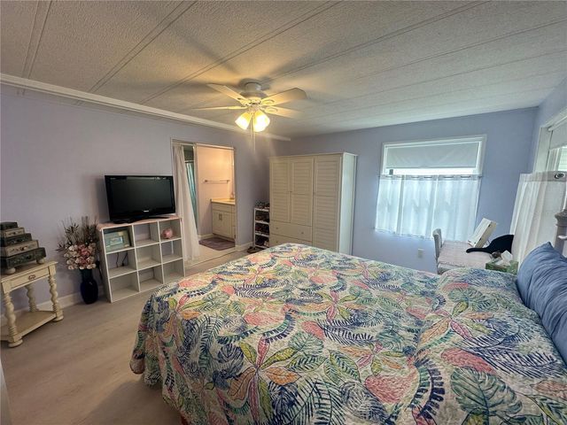 560 ORIENTAL POPPY DRIVE, Venice, FL 34293