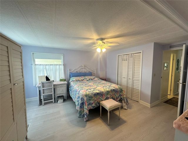 560 ORIENTAL POPPY DRIVE, Venice, FL 34293