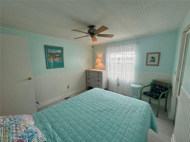 560 ORIENTAL POPPY DRIVE, Venice, FL 34293