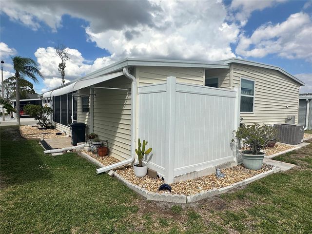 560 ORIENTAL POPPY DRIVE, Venice, FL 34293