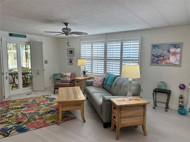 560 ORIENTAL POPPY DRIVE, Venice, FL 34293