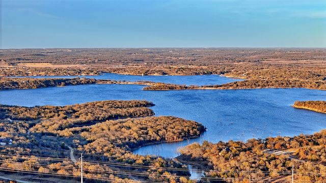 1943 Lakeridge, Sunset, TX 76270