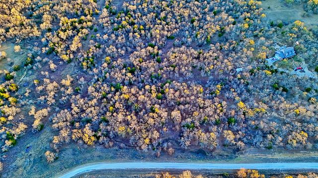 1943 Lakeridge, Sunset, TX 76270