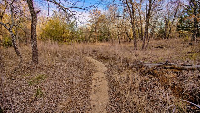 1943 Lakeridge, Sunset, TX 76270