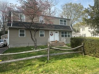90 Coles Street, Glen Cove, NY 11542