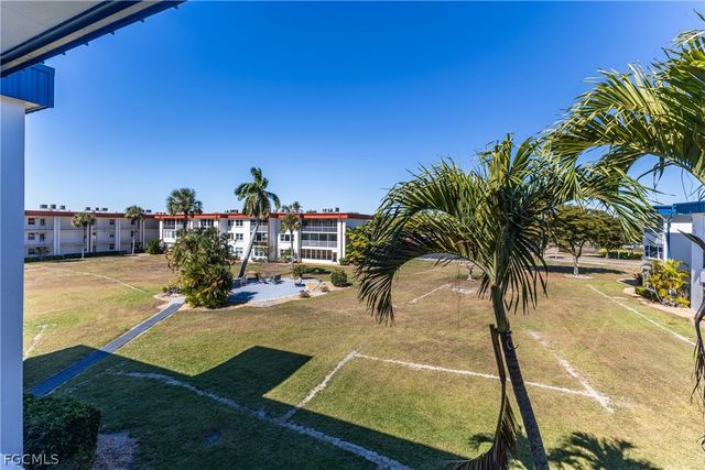 1724 Pine Valley DR 318, Fort Myers, FL 33907