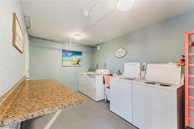 1724 Pine Valley DR 318, Fort Myers, FL 33907