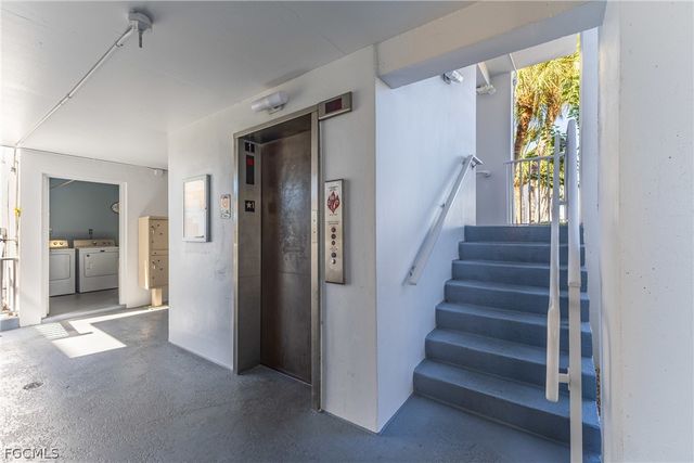 1724 Pine Valley DR 318, Fort Myers, FL 33907