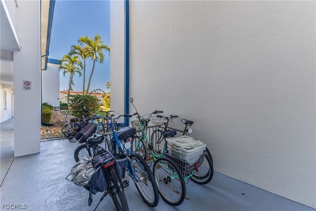 1724 Pine Valley DR 318, Fort Myers, FL 33907