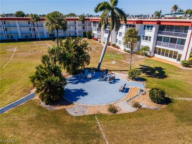 1724 Pine Valley DR 318, Fort Myers, FL 33907