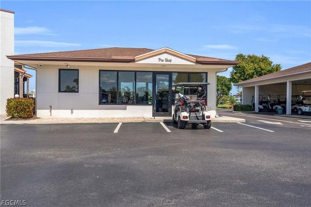 1724 Pine Valley DR 318, Fort Myers, FL 33907