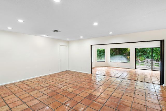 609 Cypress Key Drive, Atlantis, FL 33462