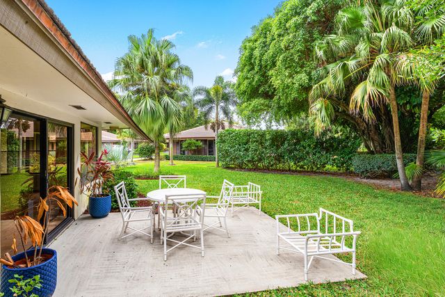 609 Cypress Key Drive, Atlantis, FL 33462