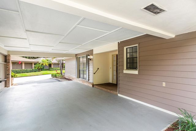 609 Cypress Key Drive, Atlantis, FL 33462