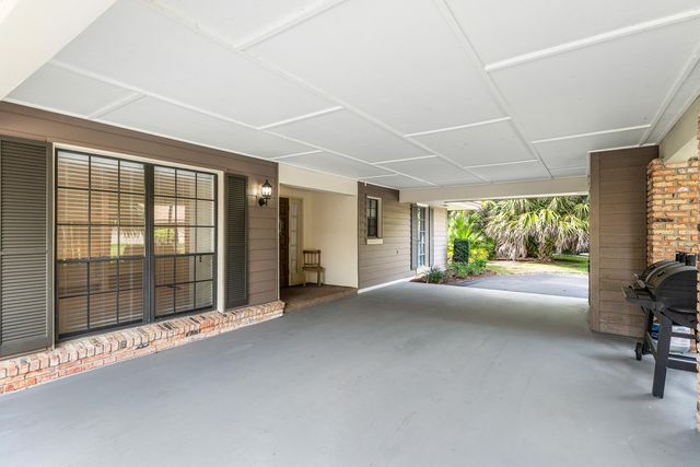 609 Cypress Key Drive, Atlantis, FL 33462