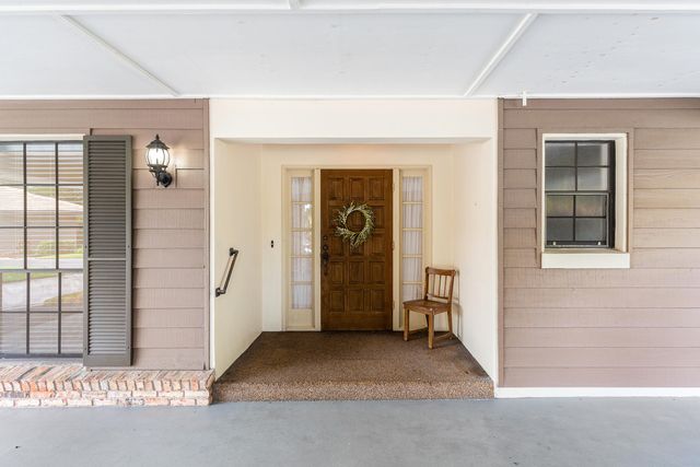 609 Cypress Key Drive, Atlantis, FL 33462