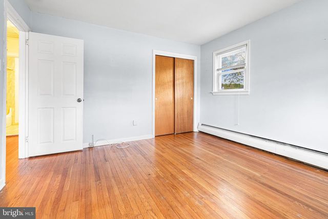 17 RECH AVE, Oreland, PA 19075