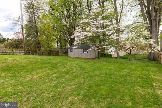 17 RECH AVE, Oreland, PA 19075